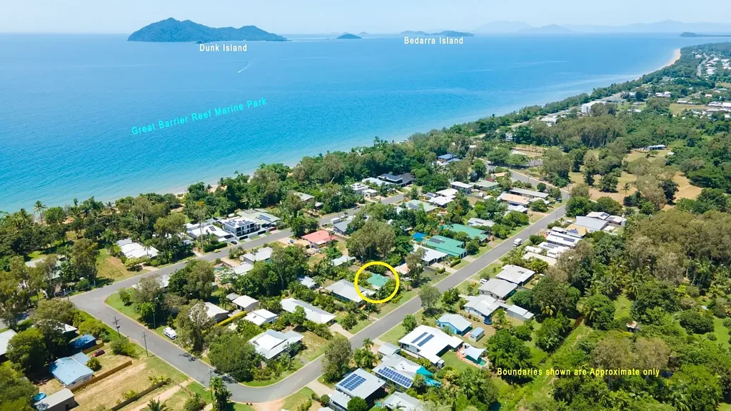 Wongaling Beach 4 Bedroom Affordable Home in the Best Location near the Beach - Tropical NQ