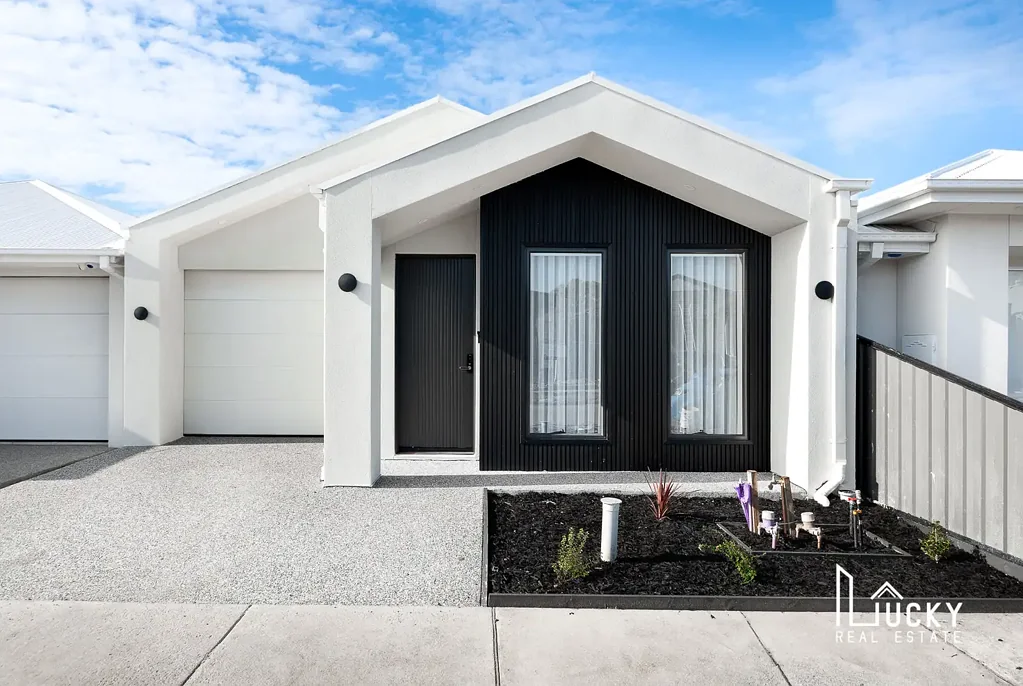Mickleham 4침실 Brand New! Close To All Amenities! Custom Built!