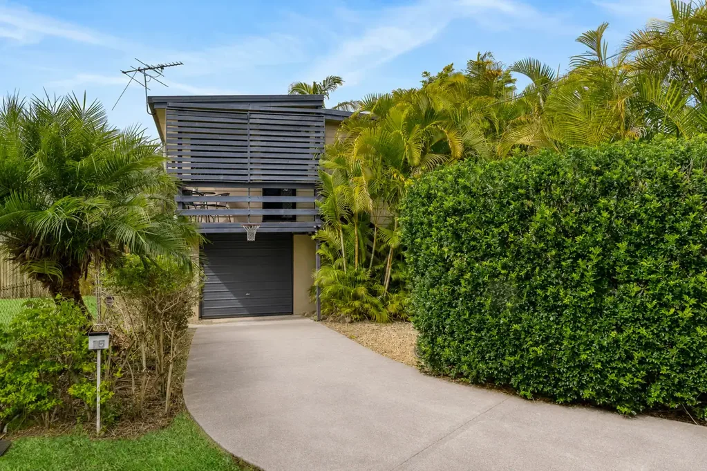 Bald Hills 3房 宽敞高架住宅，便利非凡！ Spacious Highset Living with Amazing Convenience!