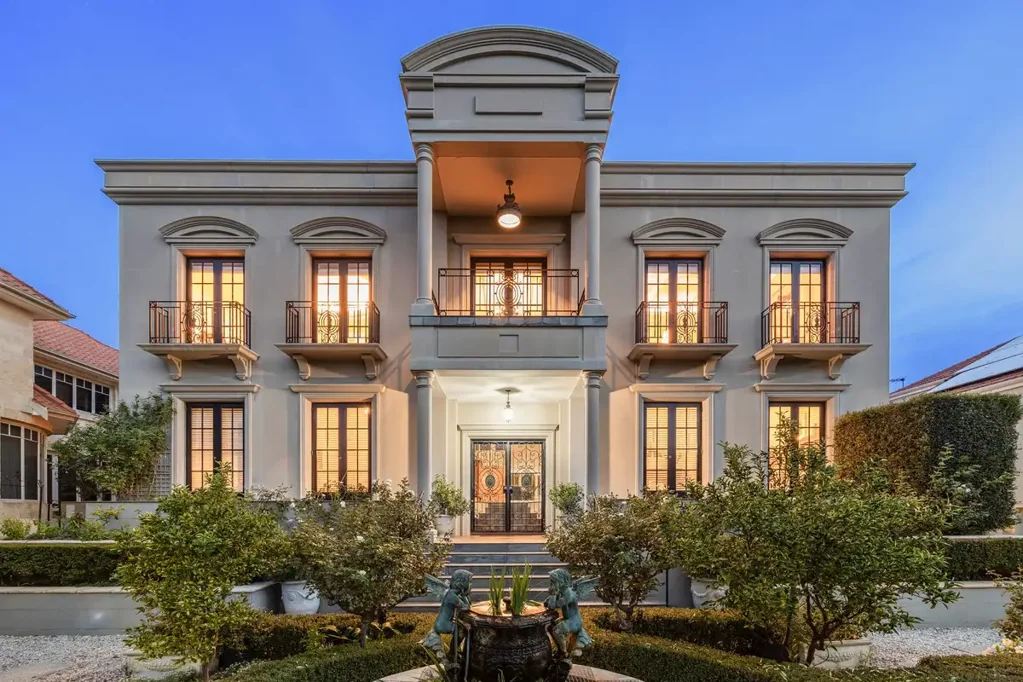 South Perth 4कमरा A Majestic Residence in the Heart of South Perth