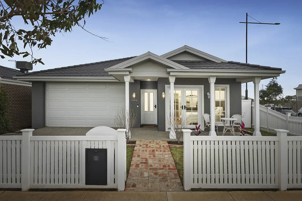 Eynesbury 4Habitaciones Designer Family Living with Theatre, Study, Spectacular Outlook and Energy Efficiency
