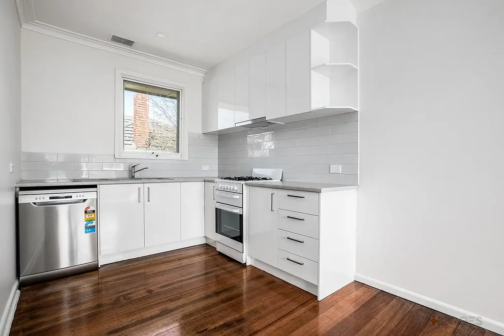 QUITE BLOCK | BRIGHT & SPACIOUS | CLOSE TO BEACH