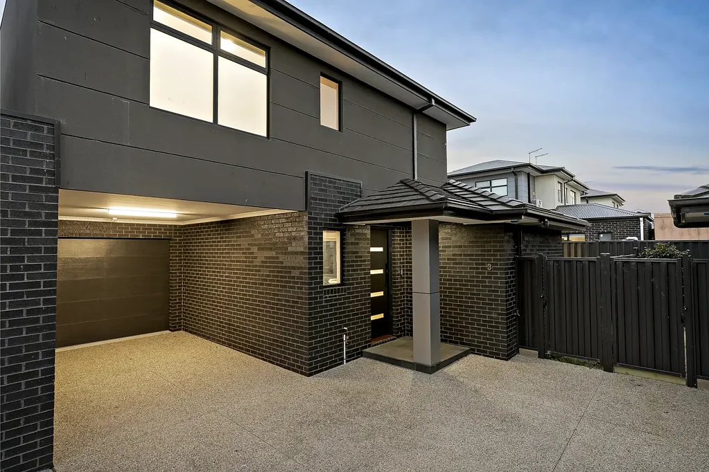 Hadfield 3房 现代卓越，家庭宜居 Contemporary Excellence with Family Appeal