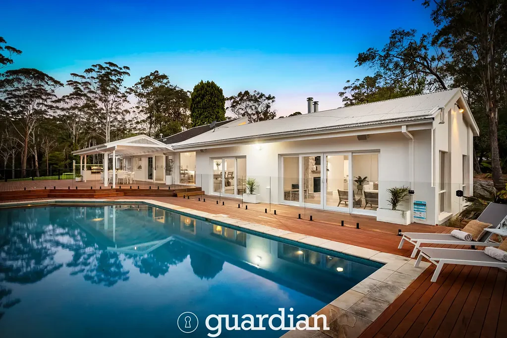 Dural 6 Slaapkamer Sophisticated Acreage Living in a Peaceful Cul-De-Sac