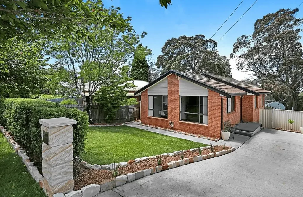 Blackheath 3ਬੈੱਡਰੂਮ Charming and Well-Maintained Home Ready to Enjoy
