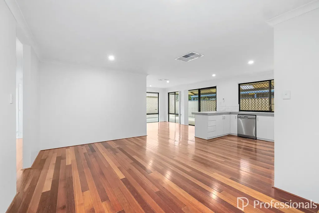 Renovated sensation with HUGE shed!