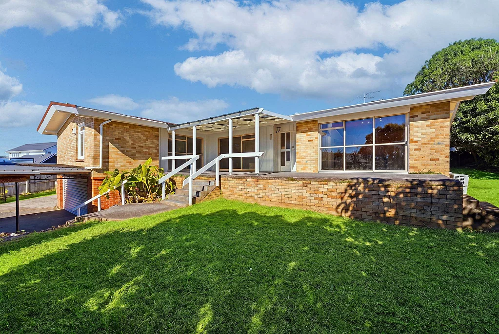 1 Fowey Avenue, Te Atatu South, Waitakere City, Auckland Great Area