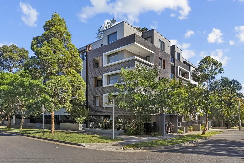 Homebush 2房 两居室奢阔公寓 现代燃气厨房 石材台面 主卧独立卫浴 阳光阳台 步行DFO 地下车位 Ultra Convenient Two Bedroom Apartment with Study Nook and Storage Cage