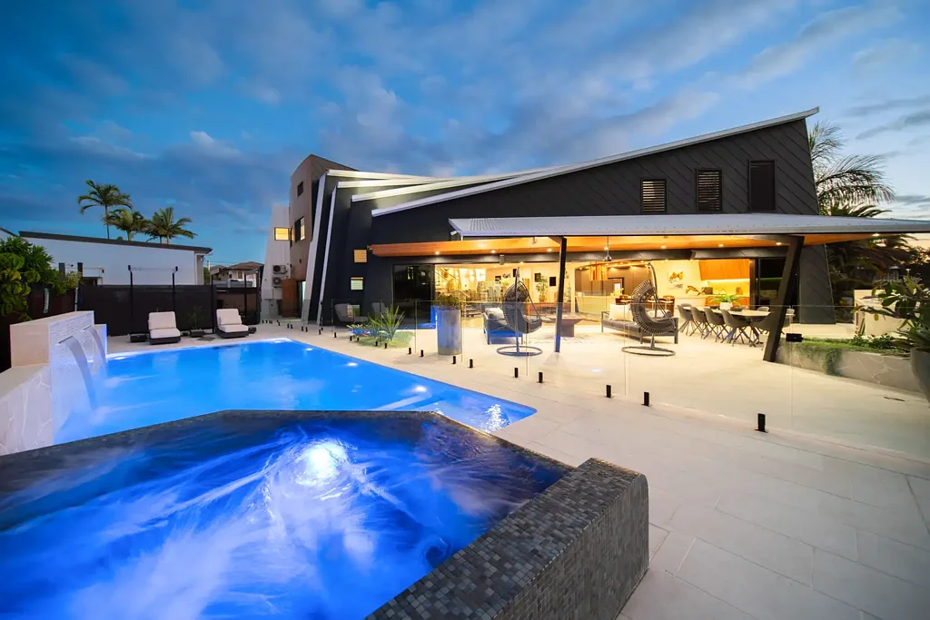 Mooloolaba 5部屋 Enhance your coastal lifestyle, Mooloolaba's walk to beach deepwater address