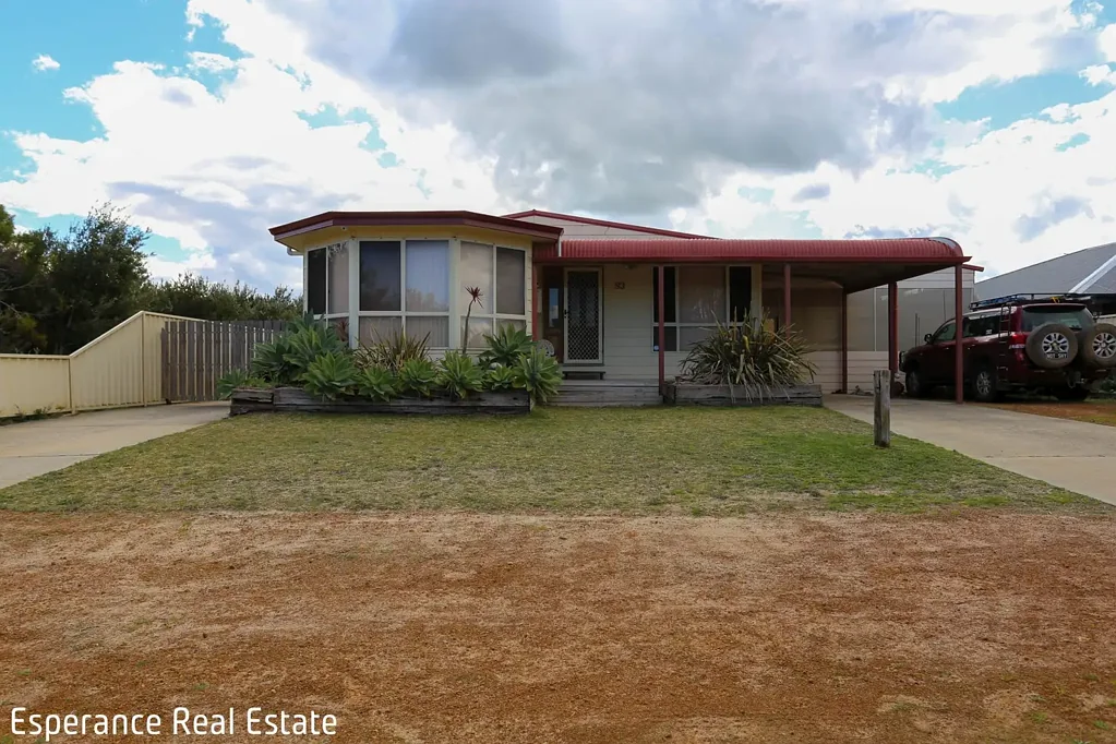 Castletown 3Moenga Spacious Family Home with Excellent Shedding
