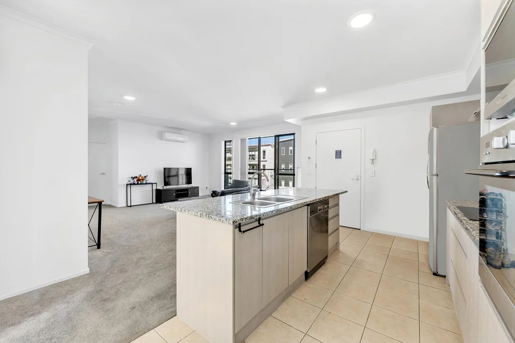 Flat Bush 3房  Last Week Open Home Before Deadline!