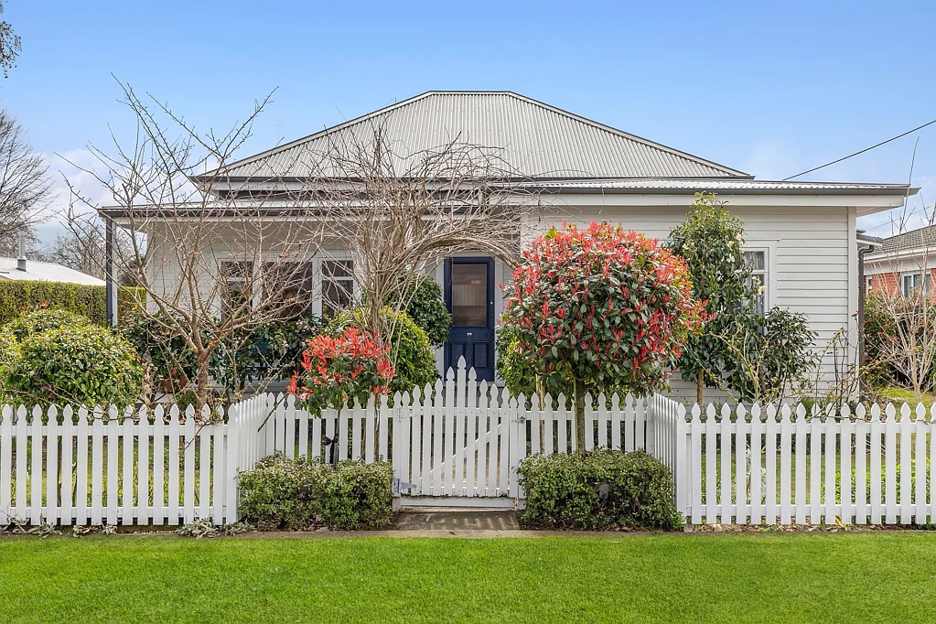 Cambridge 3房  Charming, Amazing Location, Endless Appeal!