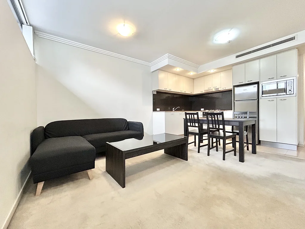 Fully Furnished One Bed + Large Study @ M On Mary!