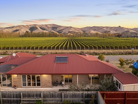 Blenheim Central 4房  Close to town with country views and outlook