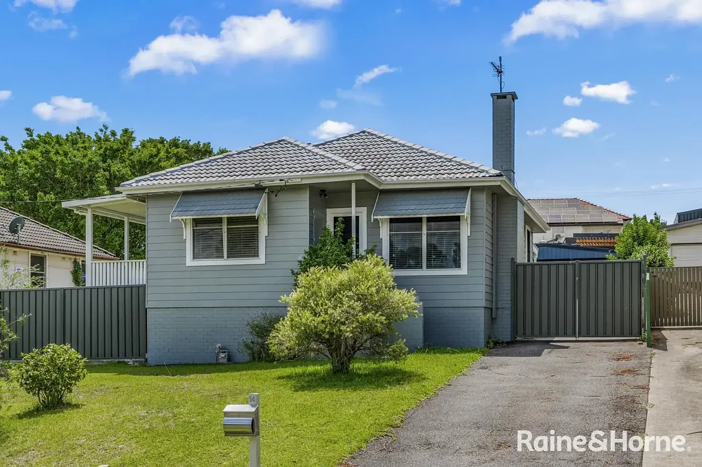 14 Blackbutt Parade, Kotara South, NSW 2289