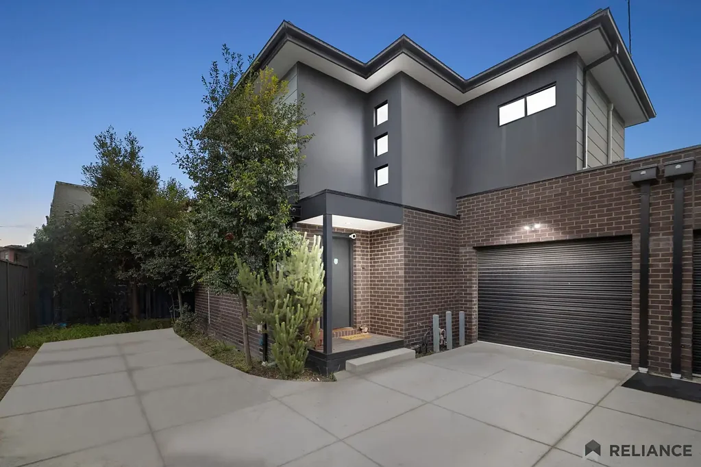 Braybrook 2ਬੈੱਡਰੂਮ Stylish, Spacious & Superb Location – Welcome to 3/1 Beachley Street, Braybrook