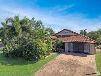 Annandale 4 Bedroom Spacious Family Living with Cathedral Ceilings, Pool & Multiple Living Areas