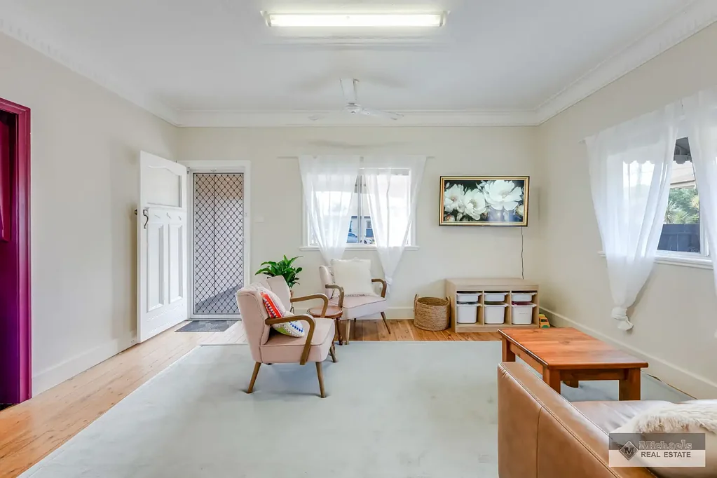 Svensson Heights 2 Slaapkamer Charming Renovated Cottage with Character, Space & Timeless Appeal!