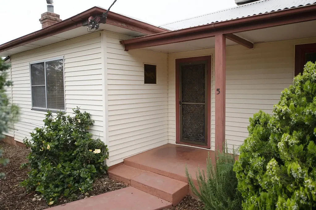 5 High Street, Dubbo, NSW 2830, 3 Bedrooms, 2 Bathrooms, House