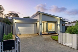 10 Anelida Street, Rye