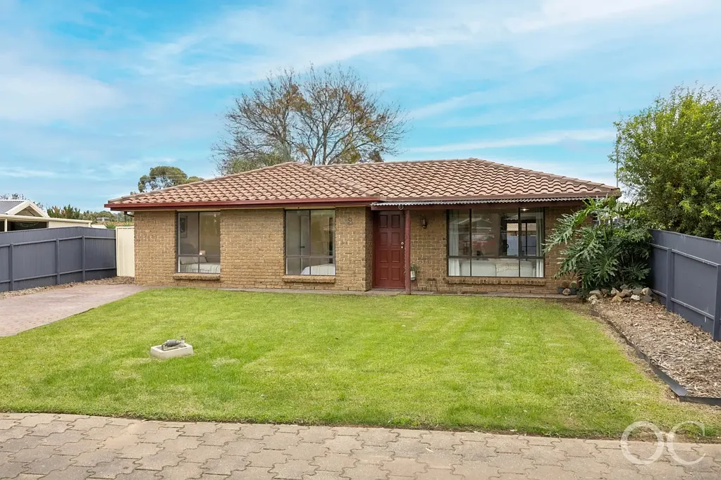 Parafield Gardens 3ห้องนอน Open the Door to Space, Opportunity & a Backyard to Enjoy