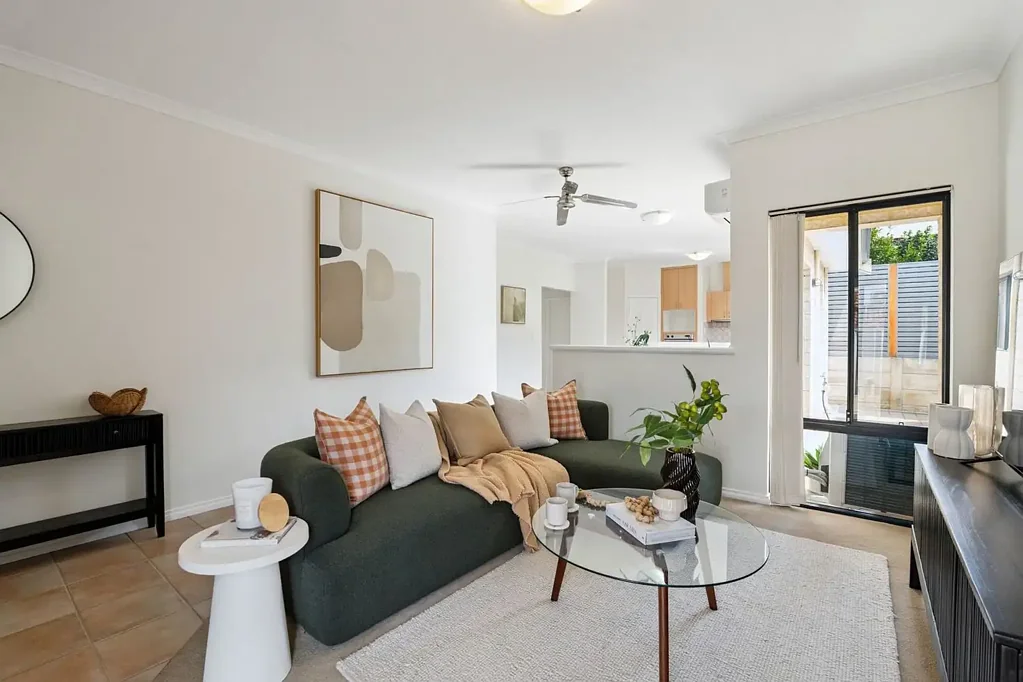 Innaloo 3房  Modern 3 bed 2 bath villa.