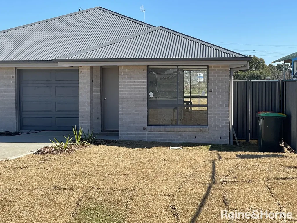 Brand New 4 Bedroom West Tamworth Duplex