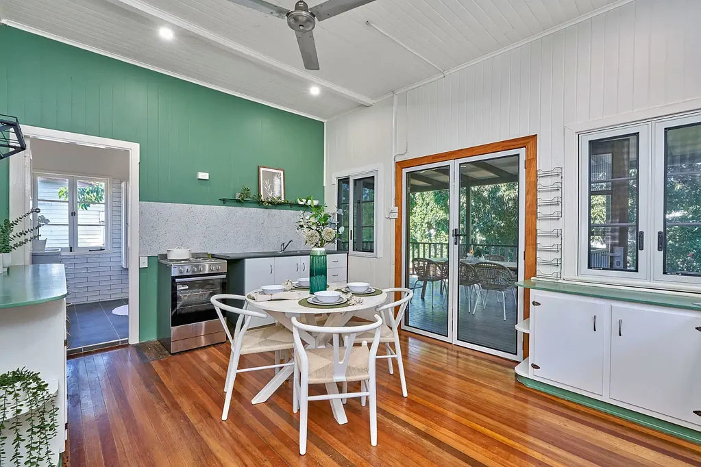 Westcourt 2कमरा Queenslander Charm, Country Character & a Huge Deck