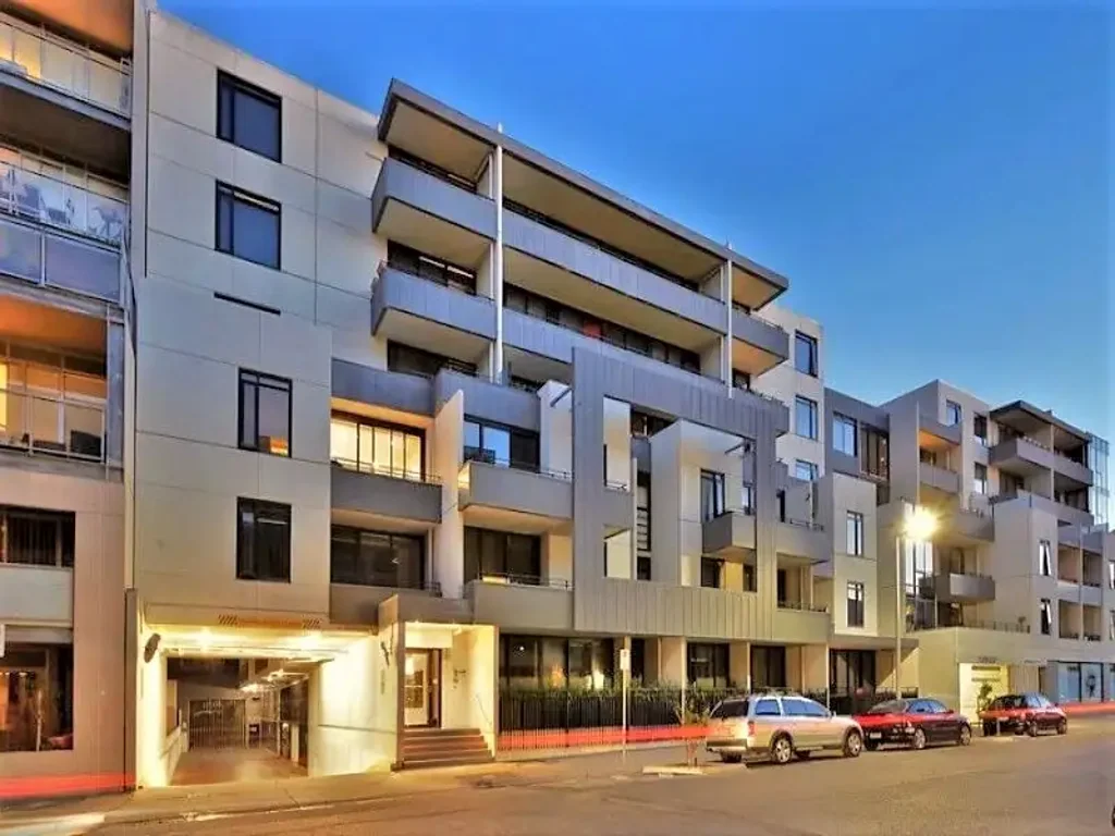 Short Stroll to Cafes, Restaurants & Beach Foreshore