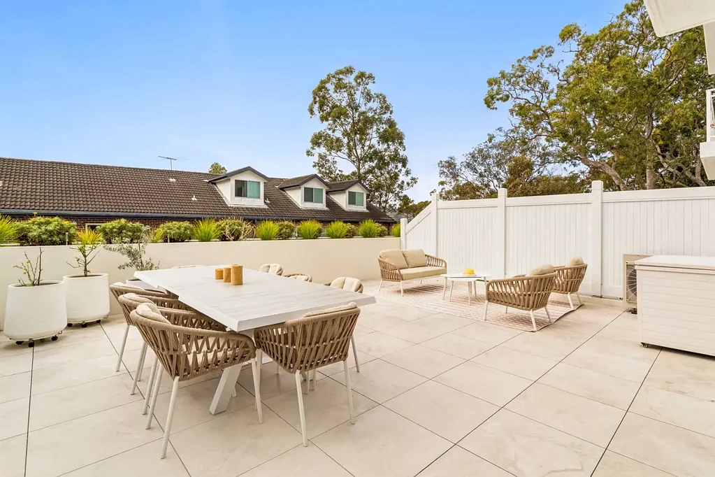 Dee Why 1 Bedroom Private Courtyard Living in the Sought-After Hamptons Complex