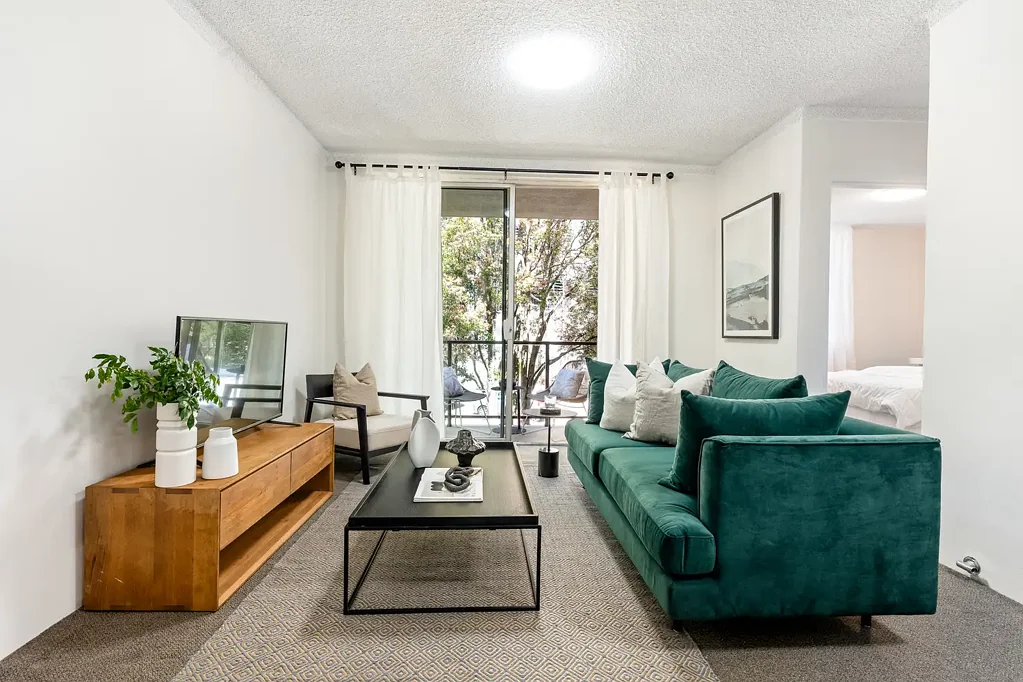 Glebe 1Zimmer Sold prior to Auction 
Delightful One-Bedroom Apartment – Moments to Blackwattle Bay