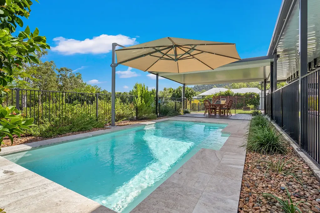 Woodwark 4कमरा Modern Acreage Living in the Heart of the Whitsundays