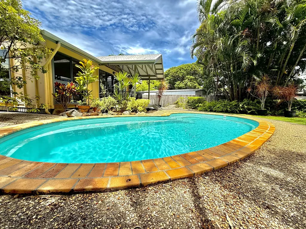 North Mackay 4房  Exclusive & Private Riverfront Living - Dual Income Potential