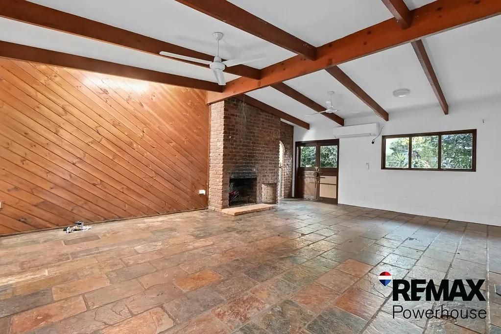 Machans Beach 5 Bedroom A Rare Opportunity to Restore & Reimagine