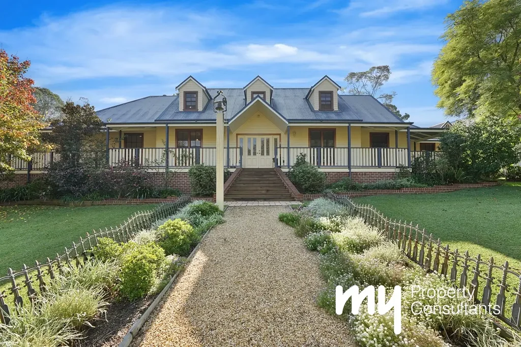 4 Benwerrin Crescent, Grasmere, NSW 2570