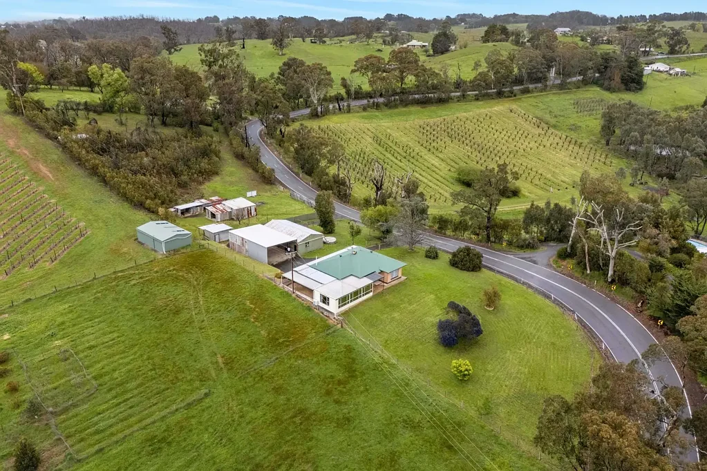 Lobethal 3房  Far-reaching views with a rural lifestyle vision