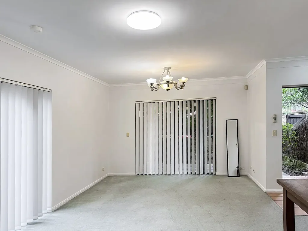 Renovated and oversized 3-bedroom townhouse with car space