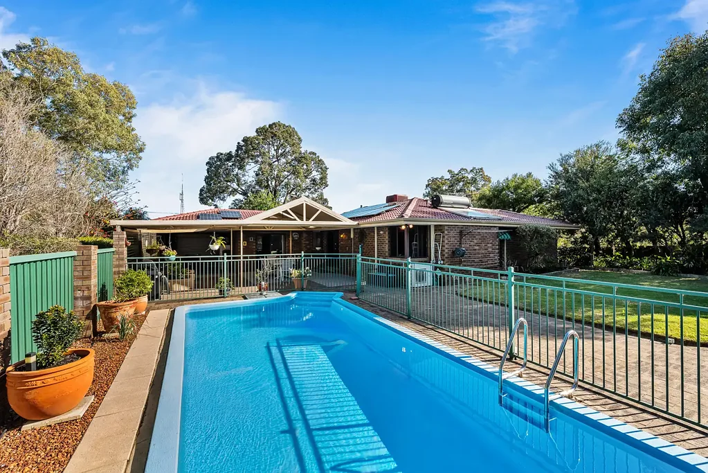Lesmurdie 4ਬੈੱਡਰੂਮ Family Living with Space to Grow in Lesmurdie