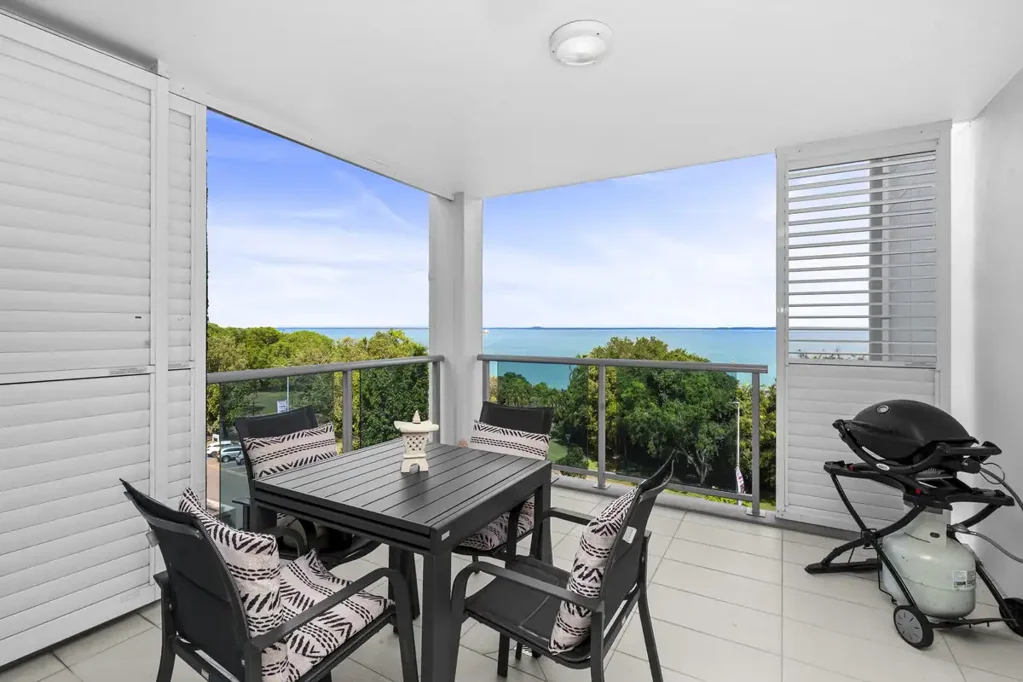 Darwin City 3Phòng ngủ Freshly updated executive apartment with stunning Esplanade views