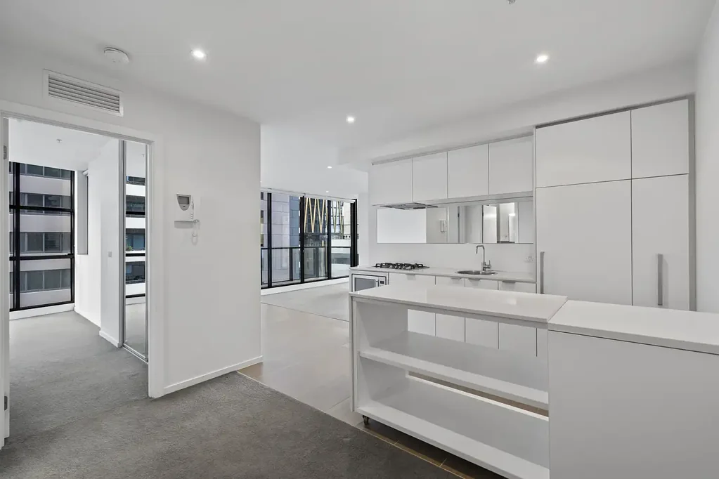 Spacious Corner Apartment