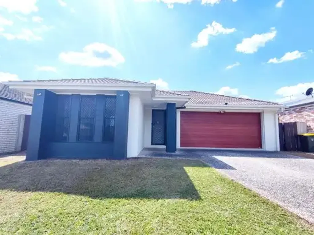 Stunning 4-Bedroom Family Home in the Heart of Drewvale!