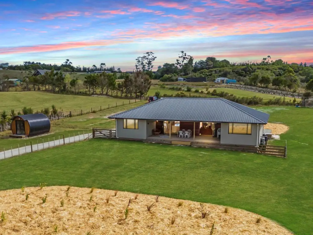 Kerikeri 3房  A Lifestyle Dream - But Now it Must Go!
