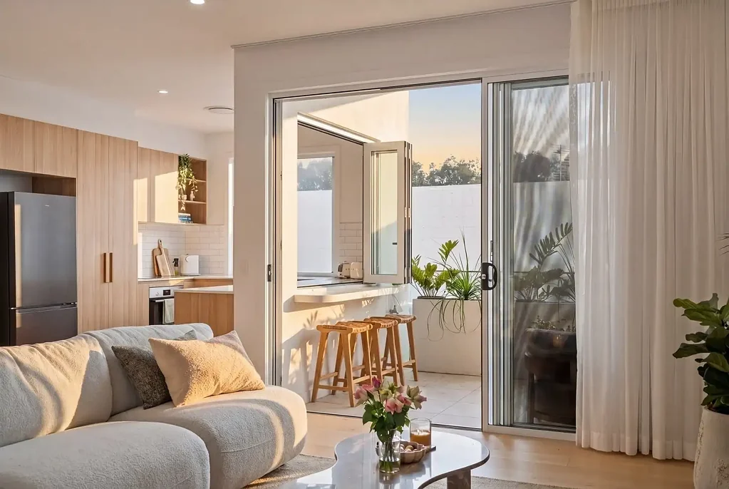 Coolangatta 3 Bedroom Live the Effortless Beachside Lifestyle in a Prime Position!