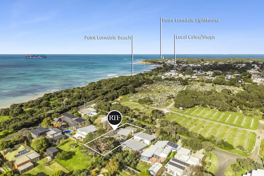 Point Lonsdale 5房  Private Coastal Living Moments from the Beach