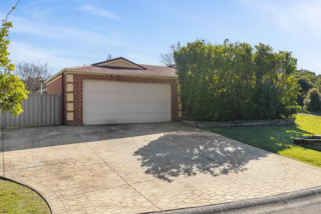 Lake Munmorah 4 Slaapkamer Spacious Family Living in The Tightly Held Pacific Lakes Estate
