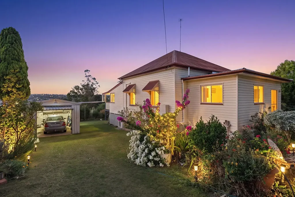Warwick 3બેડરૂમ VIEWS & SPACE WITHOUT THE HEFTY PRICE TAG!