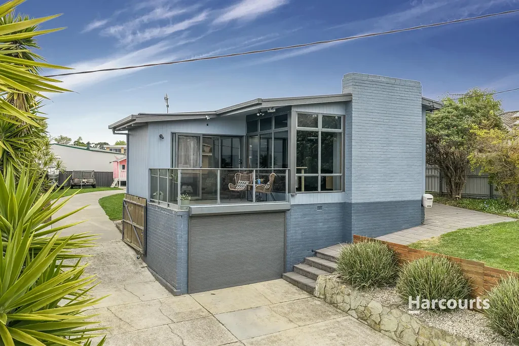 Park Grove 3 Bedroom Modern Family Living with Space to Entertain