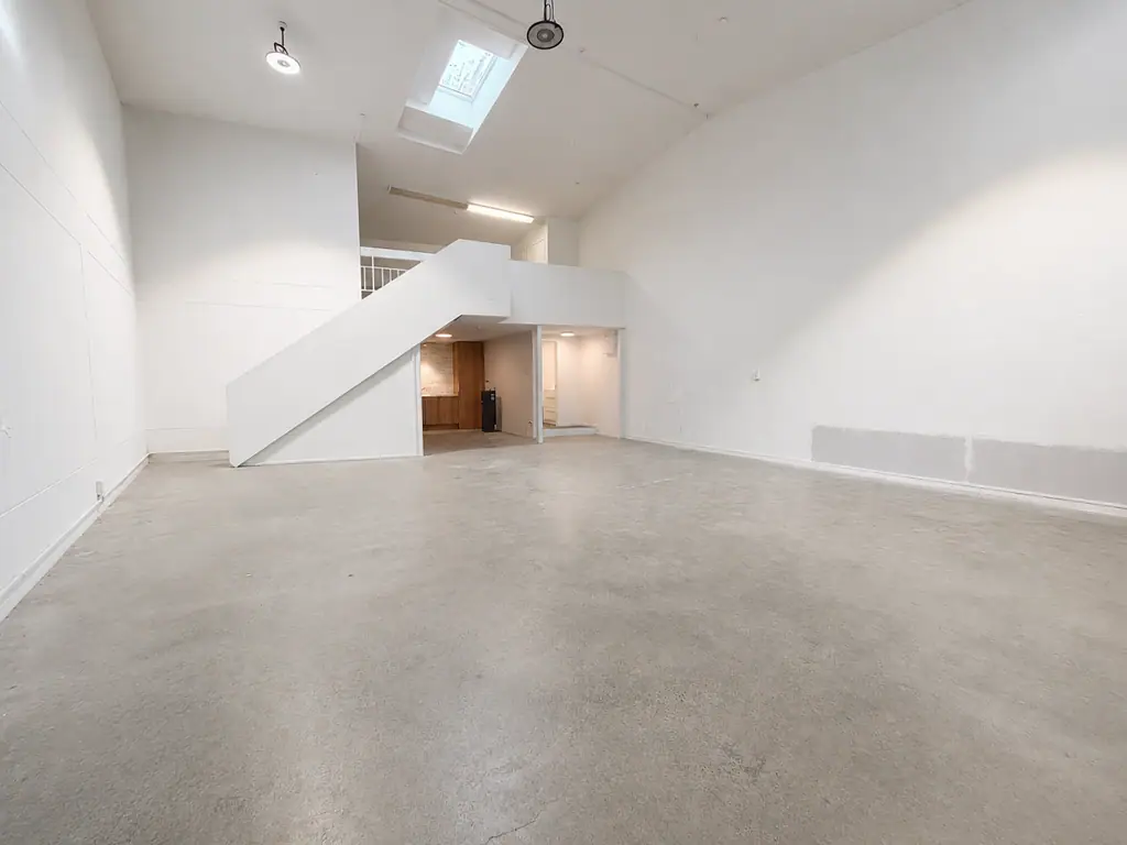 Newton POLISHED CONVERTED WAREHOUSE