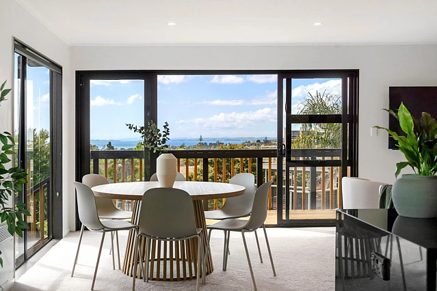 2/7 Morice Place, Torbay, North Shore City