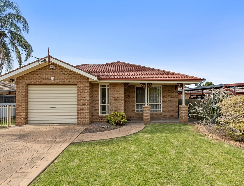 74 Travers Street, Wagga Wagga, Riverina, 3 રૂમ, 2 બાથરૂમ, House